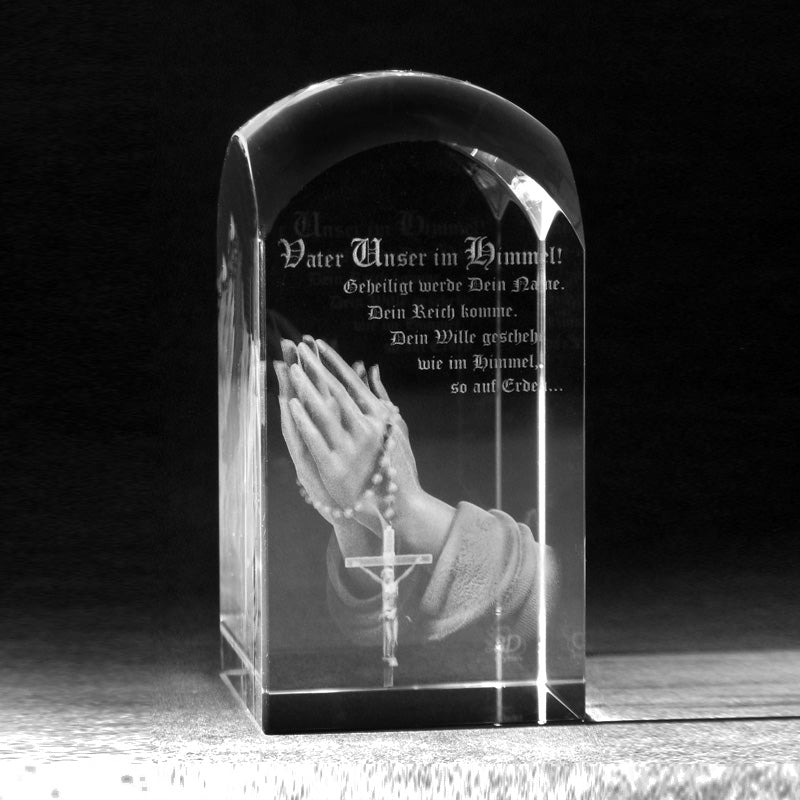 3D Lasergravur Betende Hände Vater Unser in 3D Glas Rundkuppe