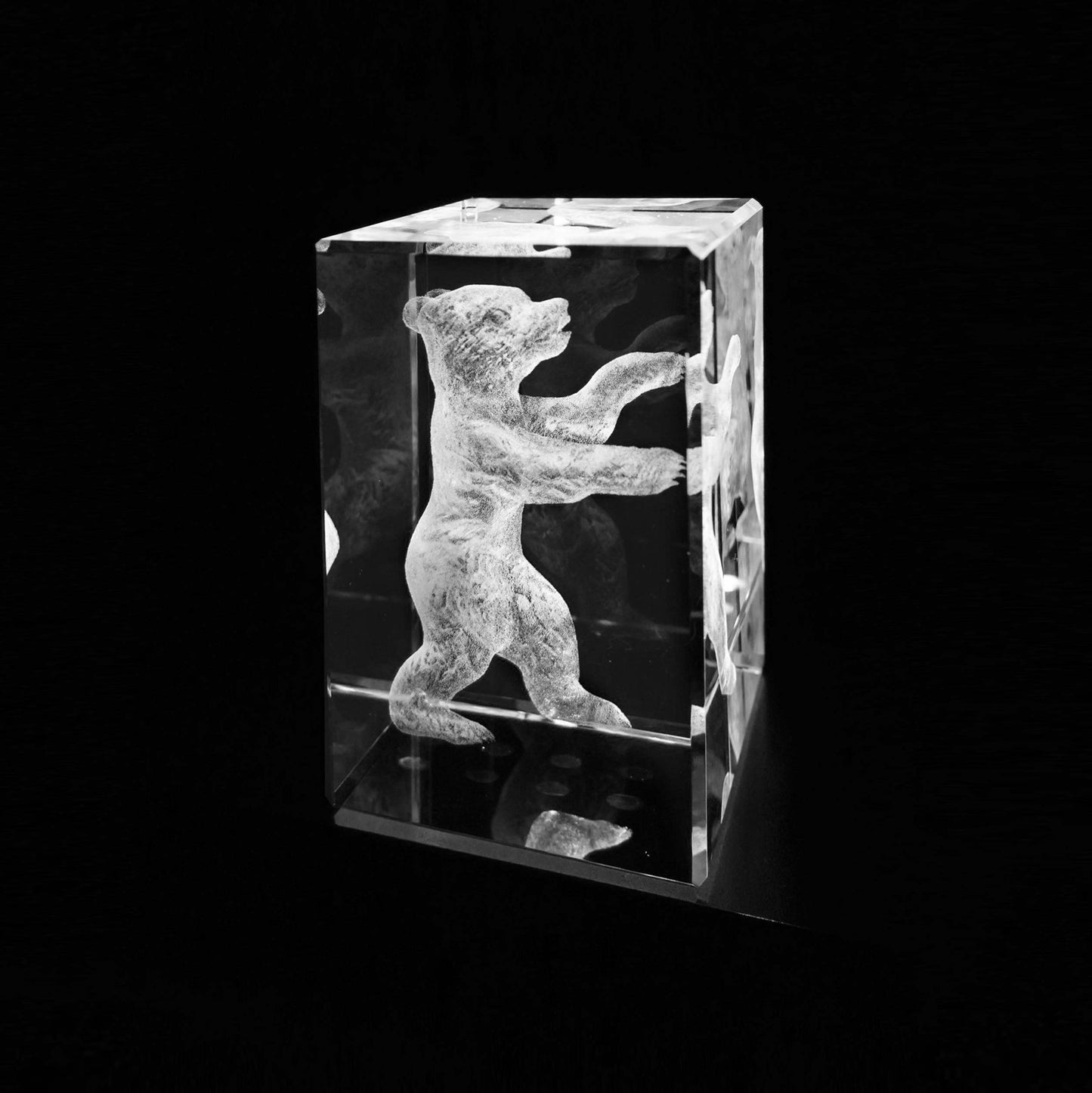 3D Crystal Berliner Bär in Kristall Glas gelasert, 3D Glasmotiv Berlin Souvenir