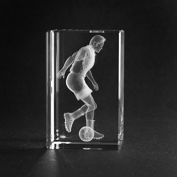 3G Glas Fussballer Seitenansicht