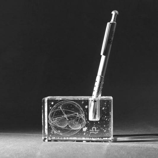 3D Sternzeichen Waage im Stiftehalter aus Glas gelasert. 3D Crystal Kristallglas Motiv