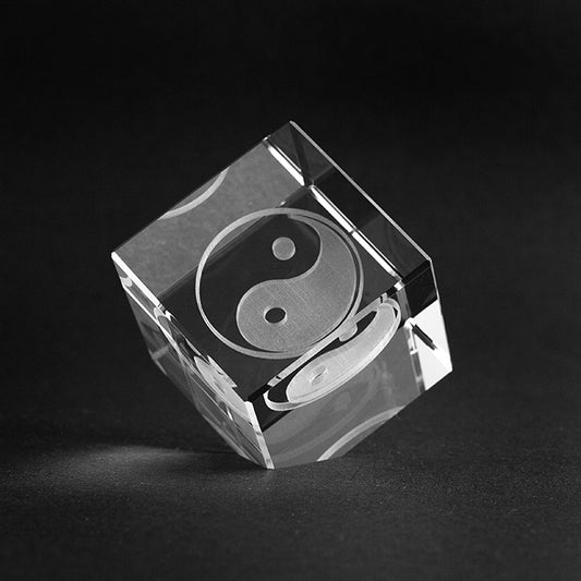 3D Yin und Yang in Glas gelasert. Motiv Liebe und Freundschaft